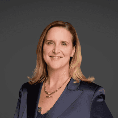 The headshot of Cailey Heaps.