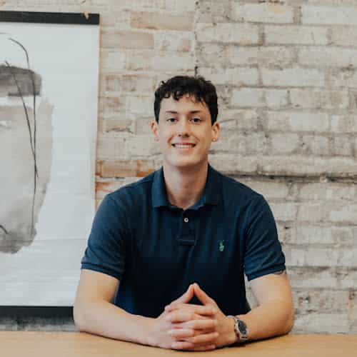 The headshot of Connor Arnold.